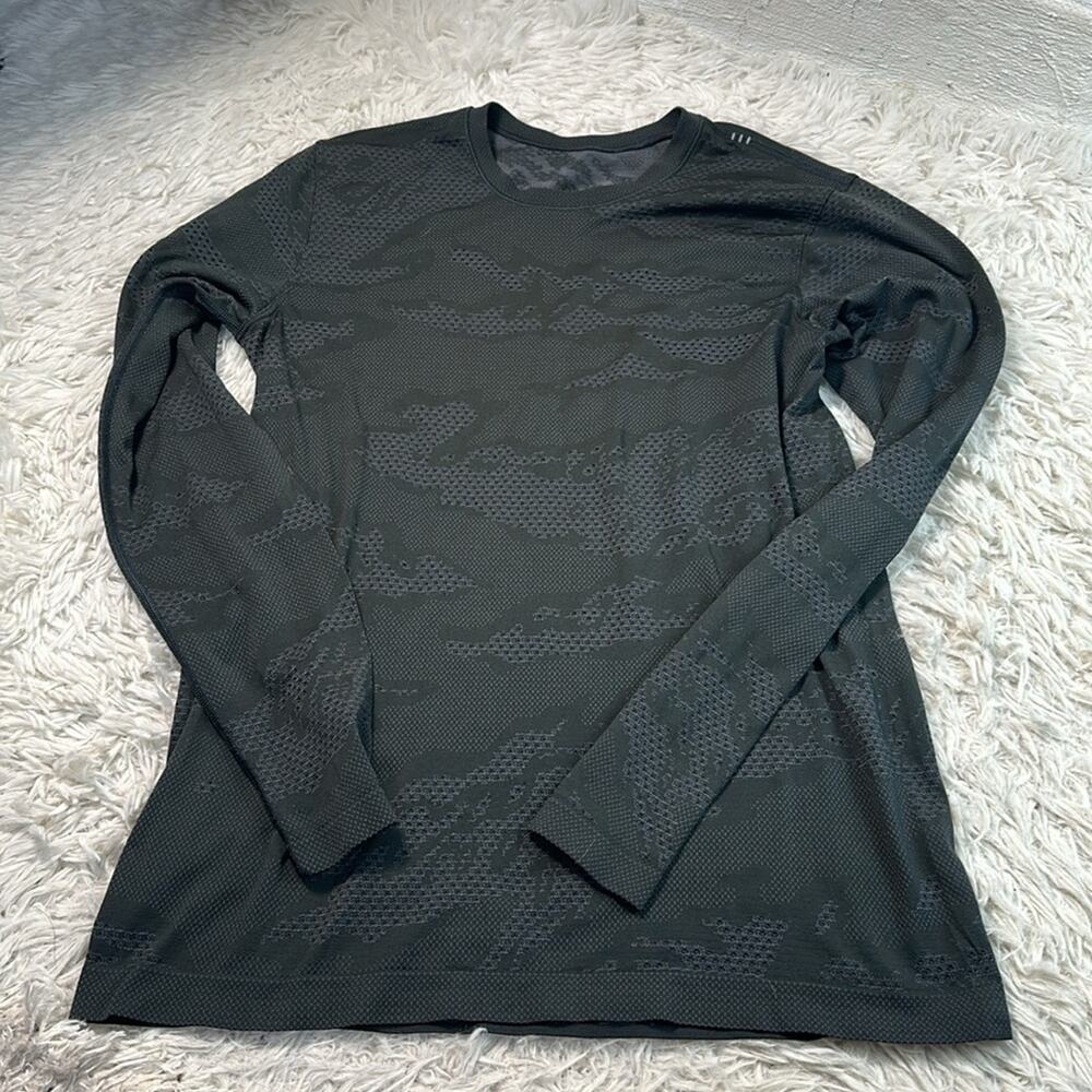 Lululemon Metal Vent Breathe Long Sleeve Asphalt Grey / Obsidian